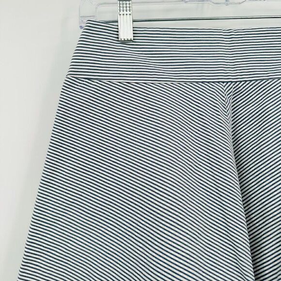 Ann Taylor Size 0P White & Gray Stiped A-Line Side Zip Mini Skirt - Picture 4 of 8